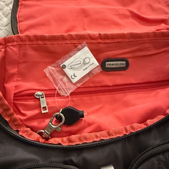 Travelon Red Bag - Picture 7 of 8